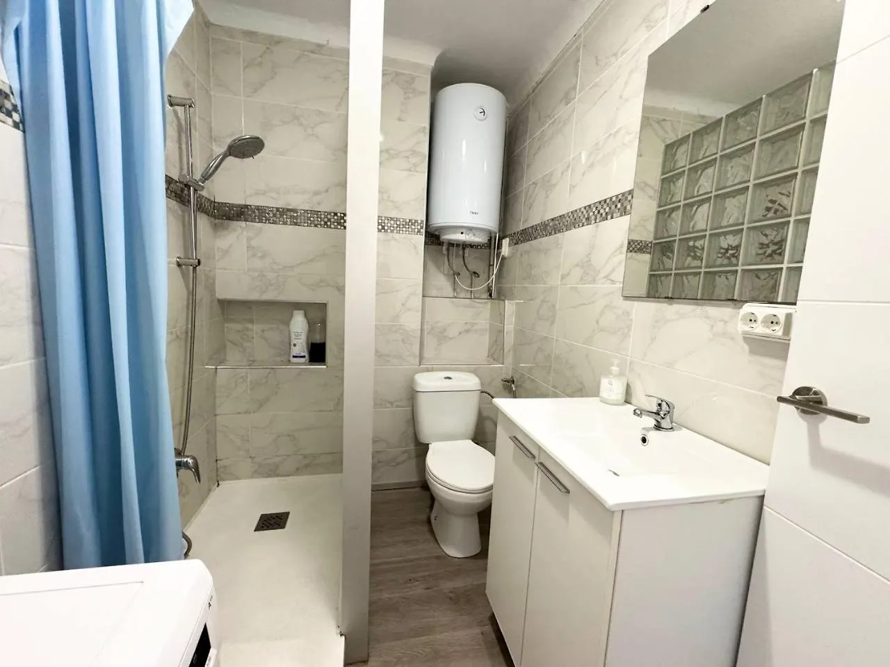 Apartsalou Bilbao 0*, Salou Spain